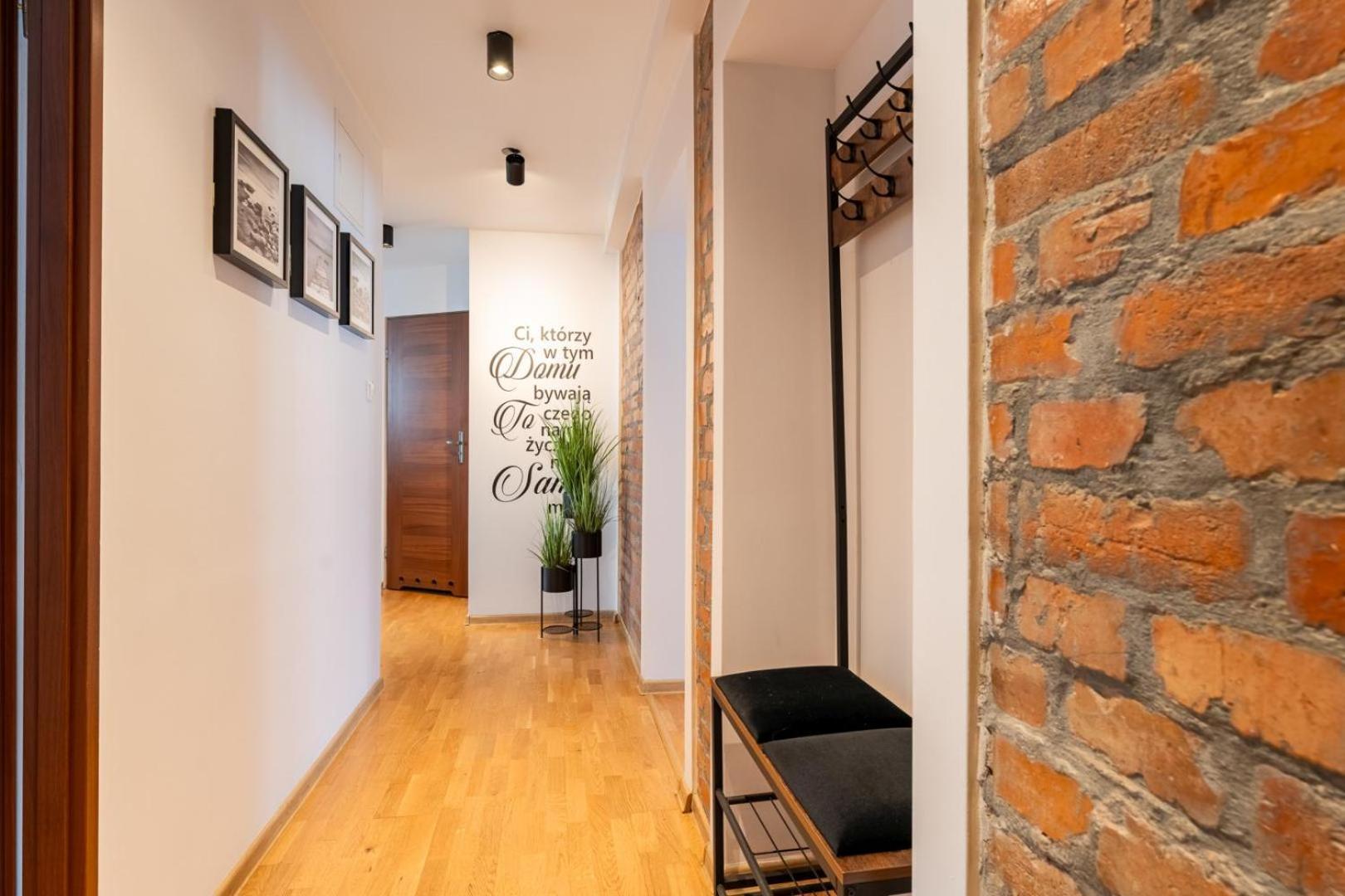 Apartament Ratuszlove - 2 Osobne Sypialnie, Z Widokiem Na Ratusz - By Spaceapart Jelenia Góra Exteriör bild