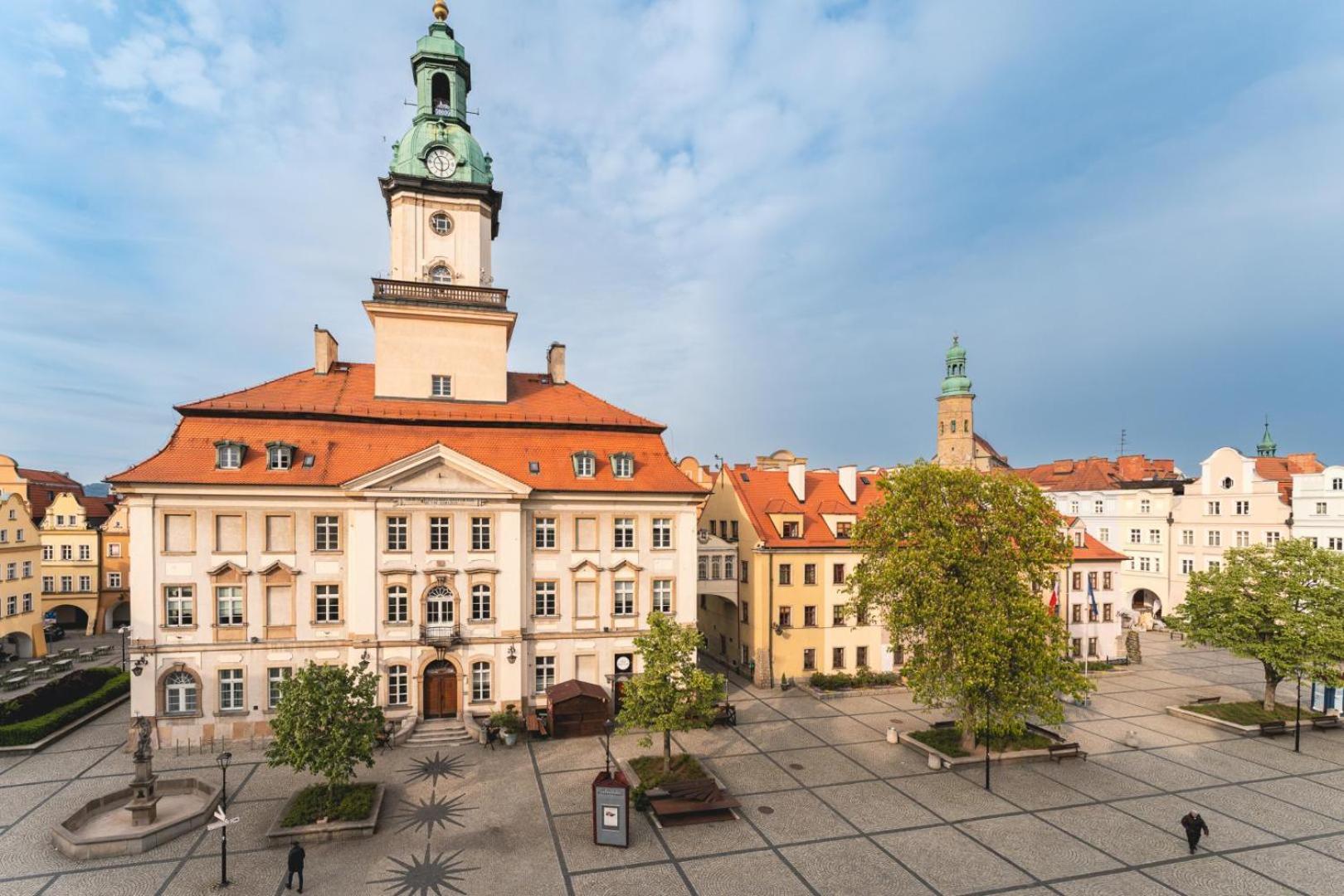 Apartament Ratuszlove - 2 Osobne Sypialnie, Z Widokiem Na Ratusz - By Spaceapart Jelenia Góra Exteriör bild