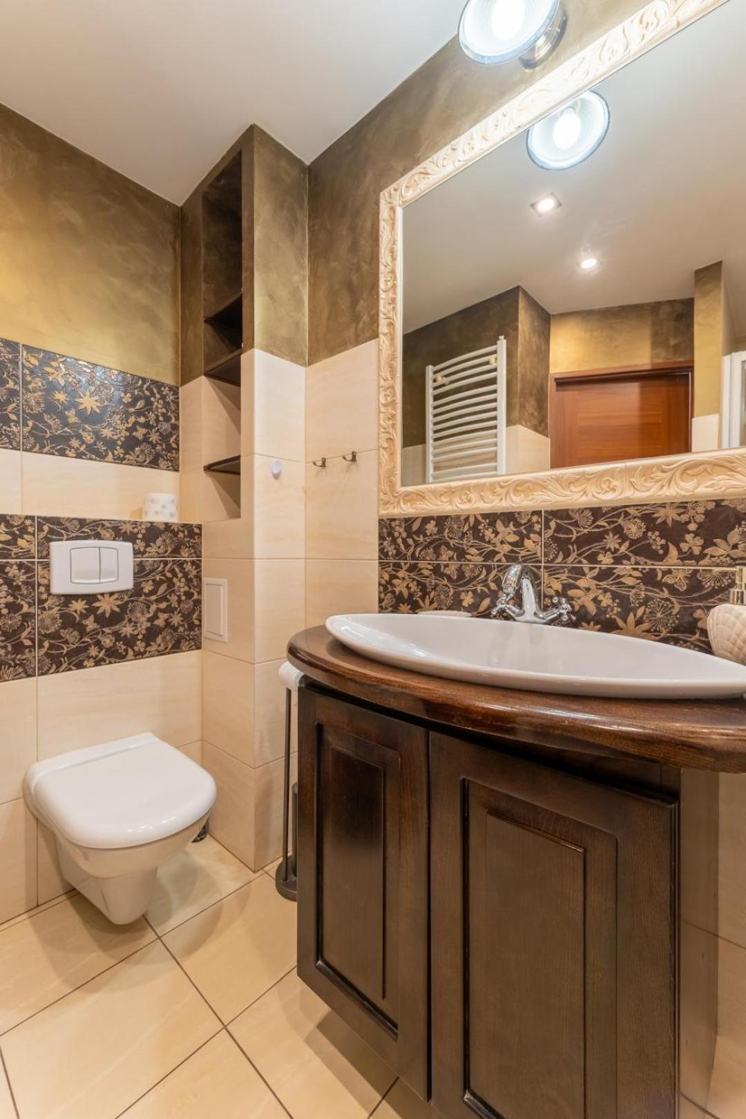 Apartament Ratuszlove - 2 Osobne Sypialnie, Z Widokiem Na Ratusz - By Spaceapart Jelenia Góra Exteriör bild
